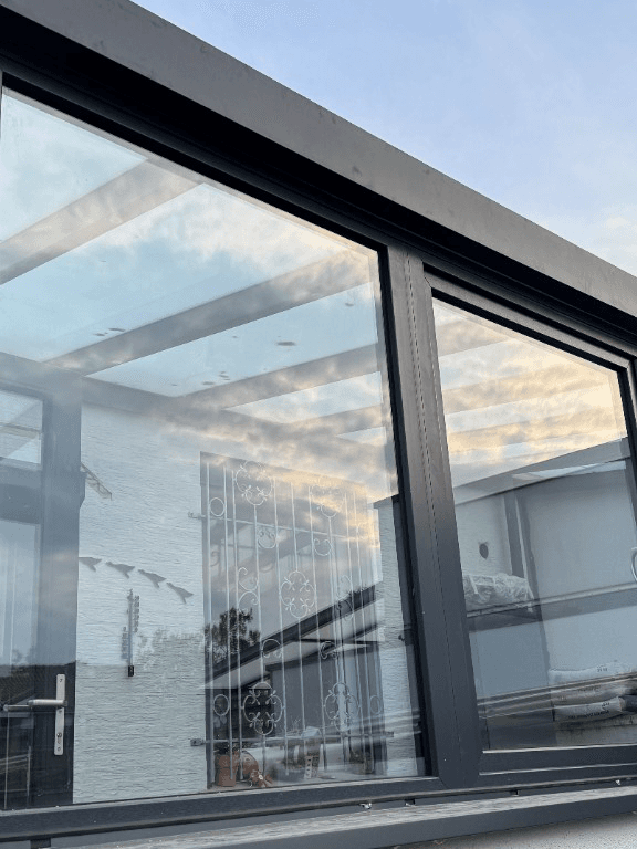 Fenster- und Türenmontage im Rohbau
